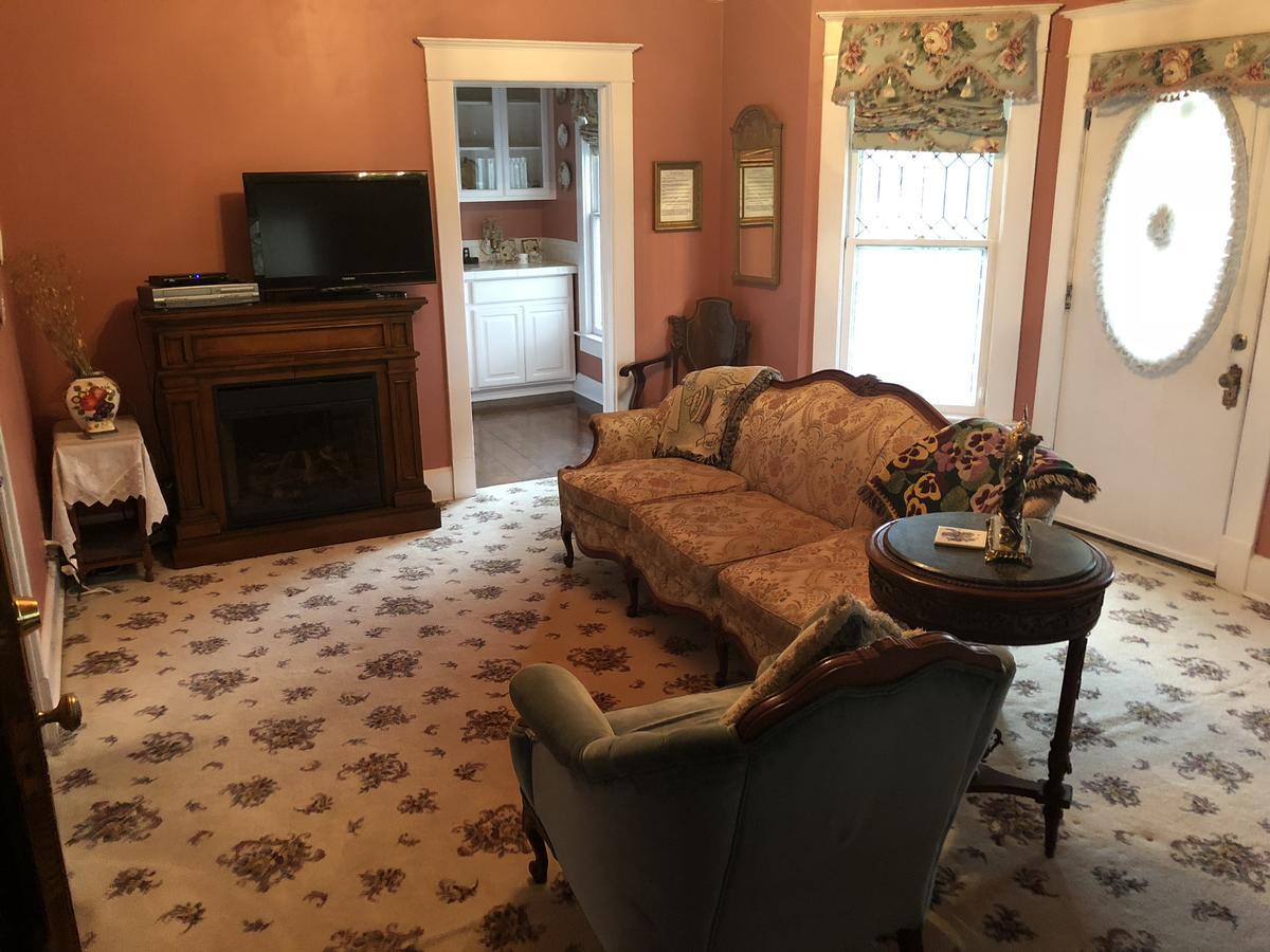 Hayes House Bed And Breakfast Muskogee Exterior photo